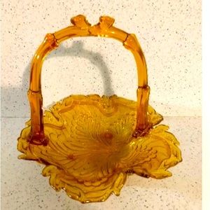 Maple leaf glass basket